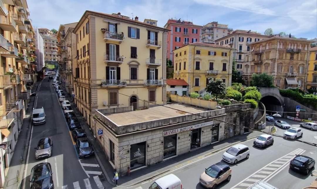 La Casa Di Geo Stazione Centrale La Spezia 5 Terre Exterior foto
